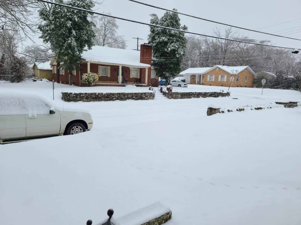 Does it snow in Tennessee? Yes!  And sometimes we even have record snowfall.
