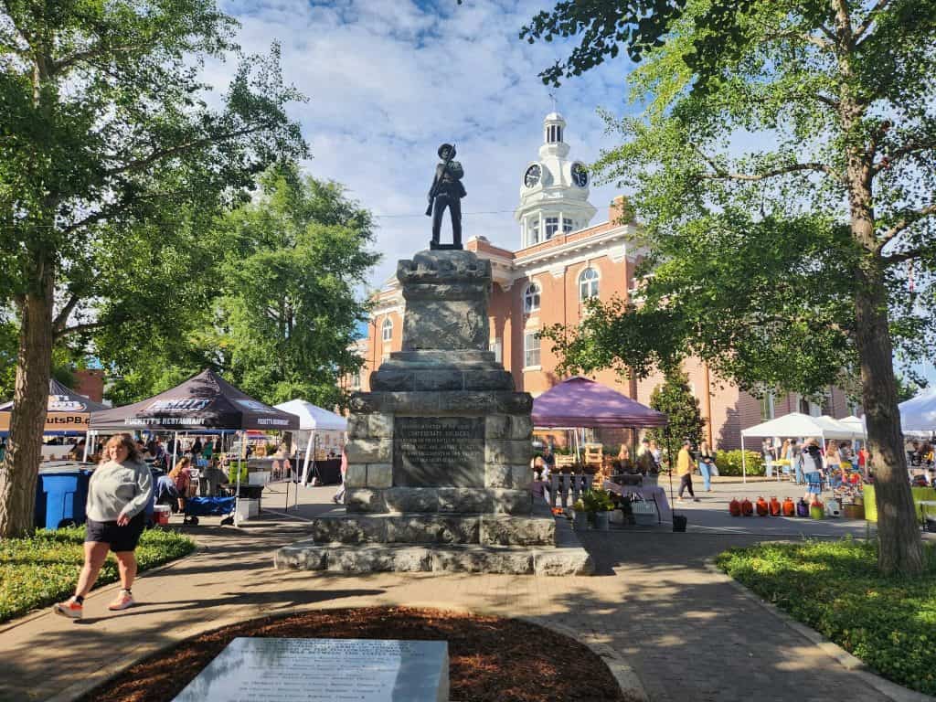 The Main Street Murfreesboro Saturday Market on the Square.