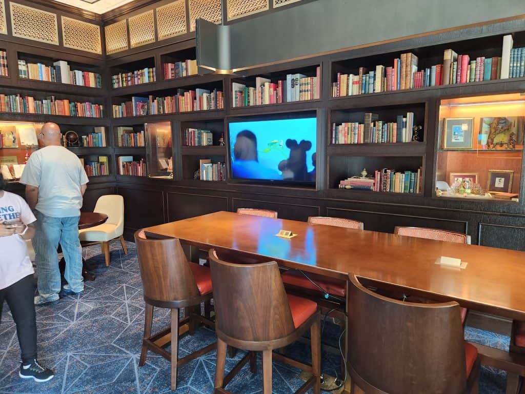 A quiet library located off the lobby at the Riviera Resort.